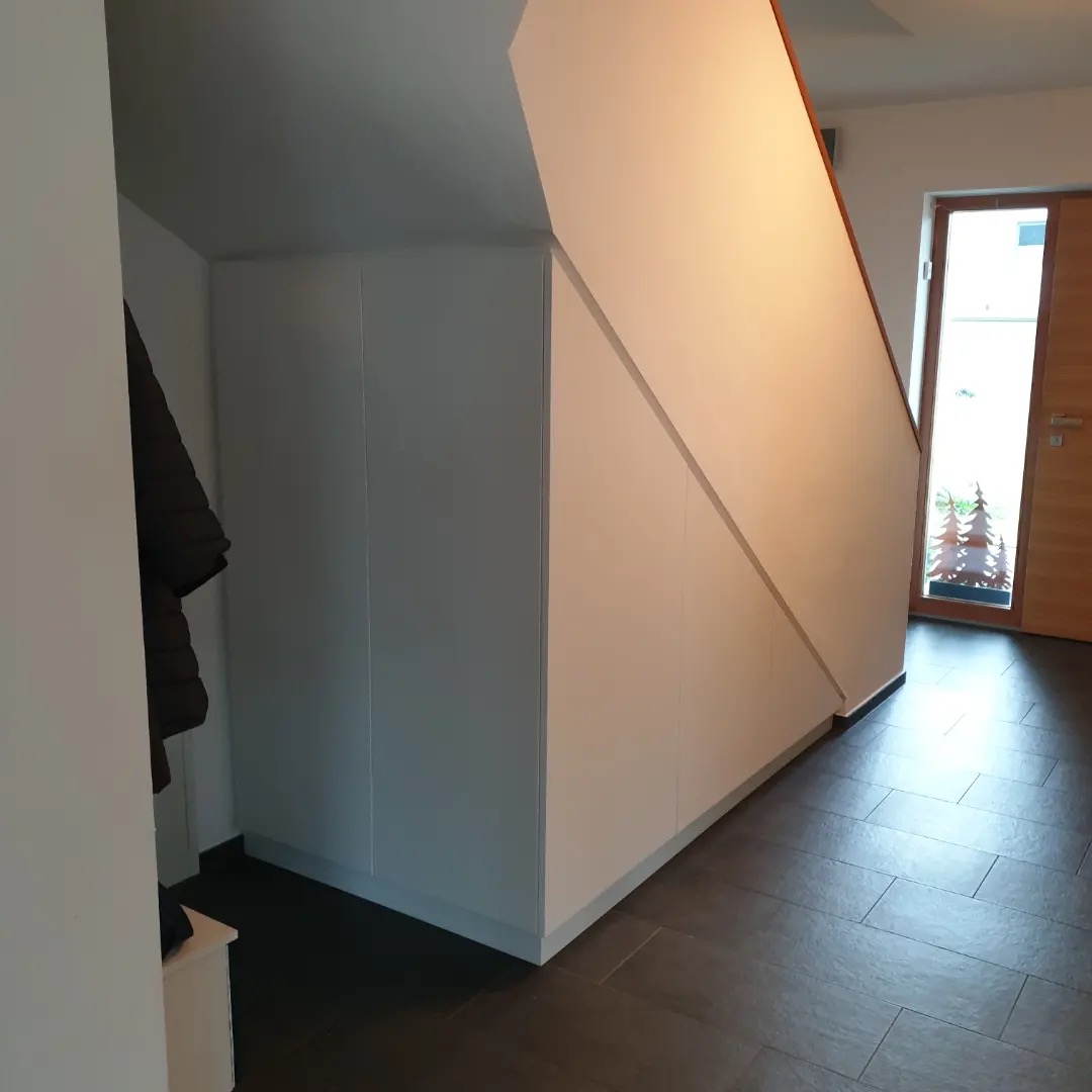 Flur mit ausgebauter Treppe