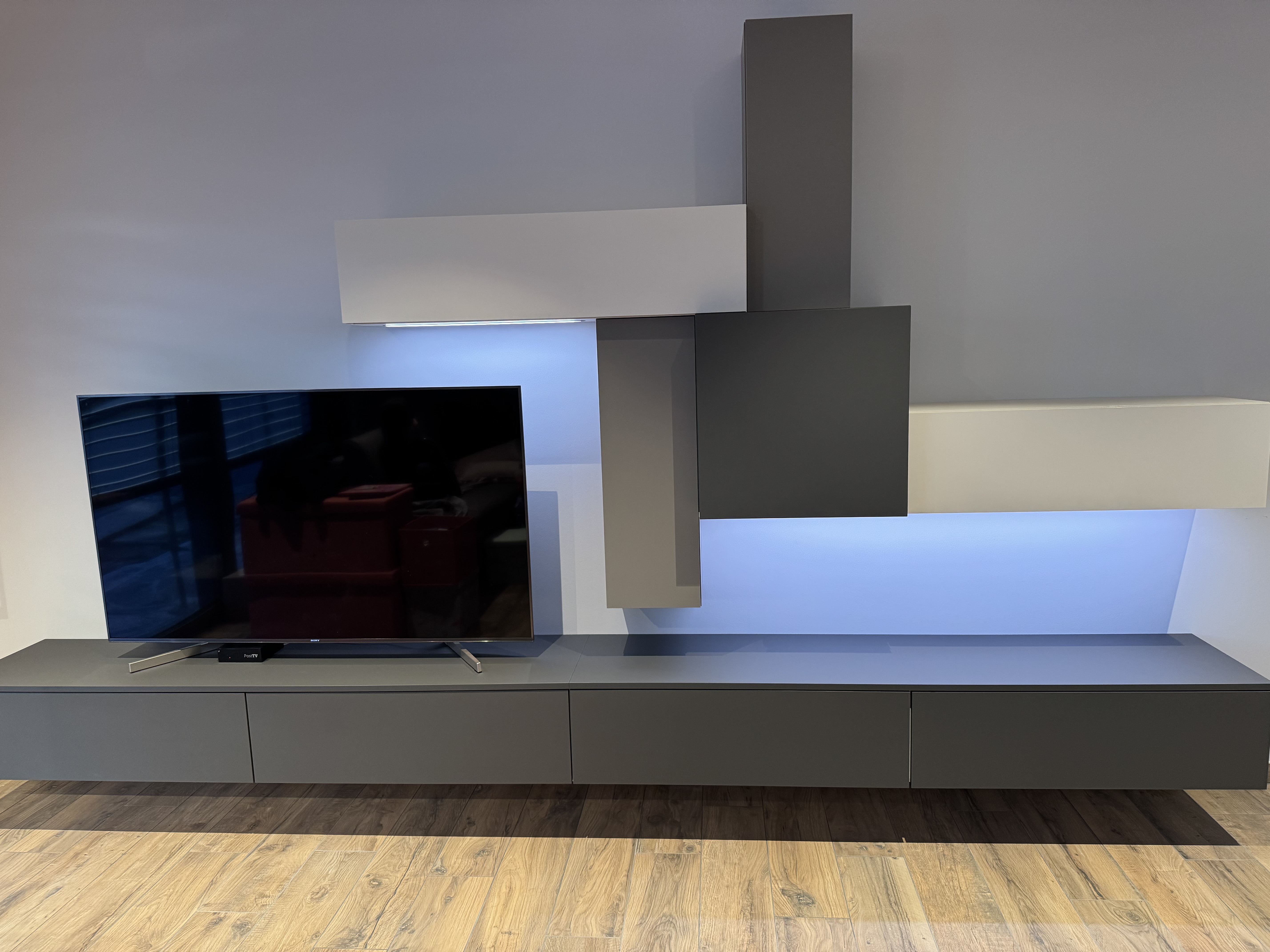 TV-Wand, Fernsehbank